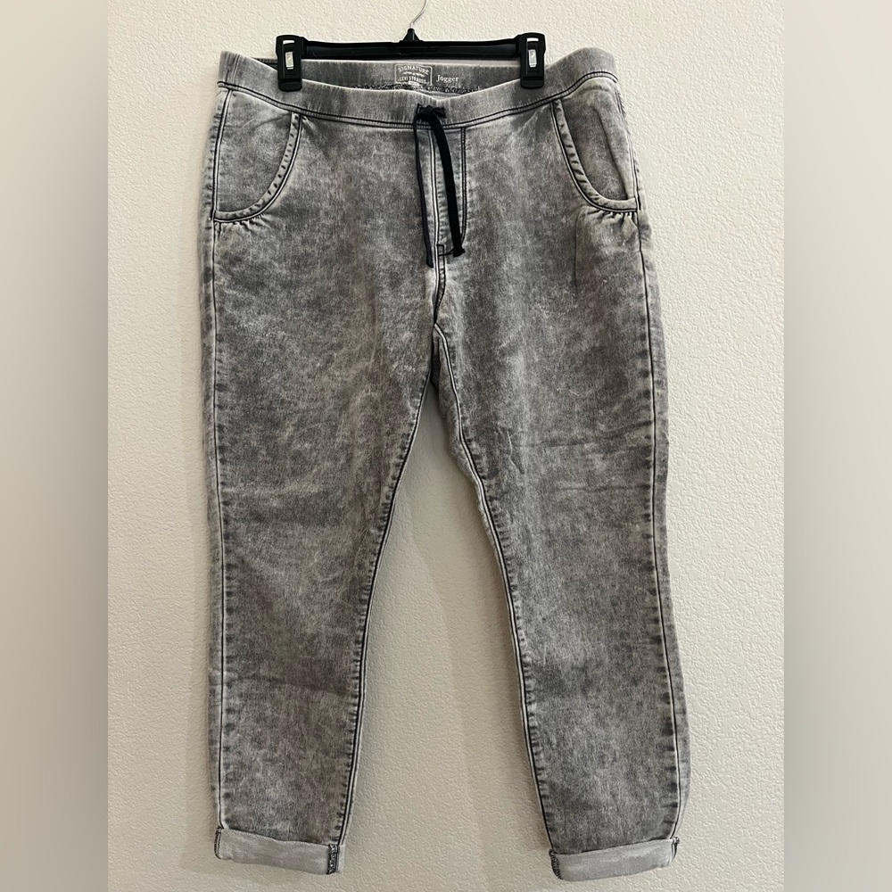 Distressed Light gray Levi Strauss Signature Gold Jogger size 14